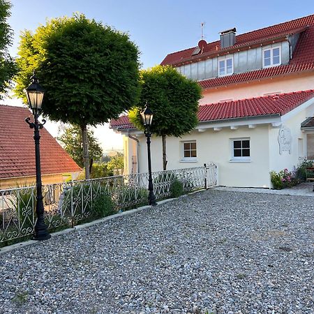 Cafe Canape, Wohlfuehlen Im Schoenen Hof Zwischen Ravensburg & Bodensee Экстерьер фото
