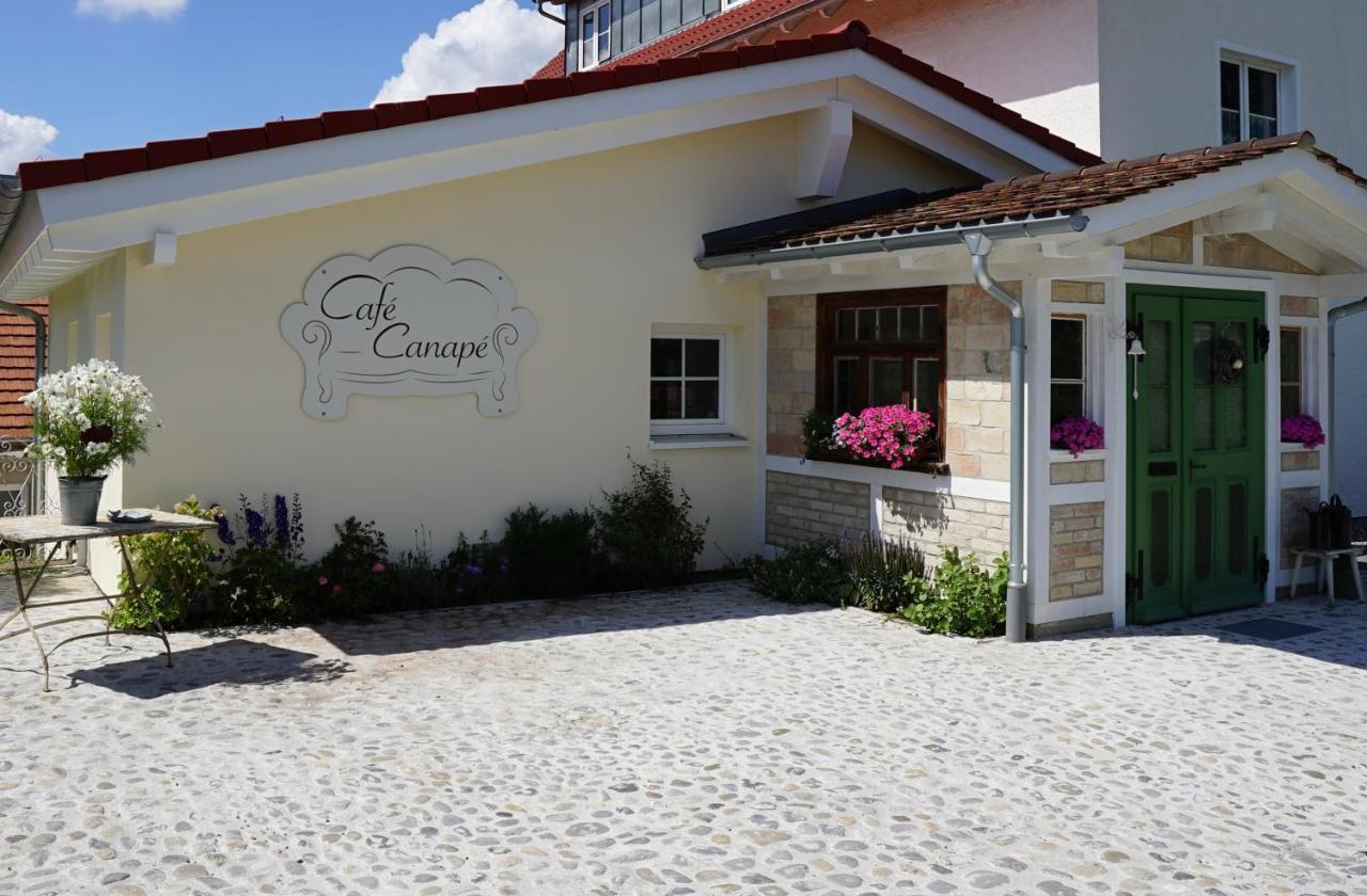 Cafe Canape, Wohlfuehlen Im Schoenen Hof Zwischen Ravensburg & Bodensee Экстерьер фото